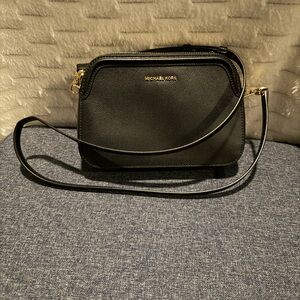 Michael Kors Elegant Black Crossbody Bag